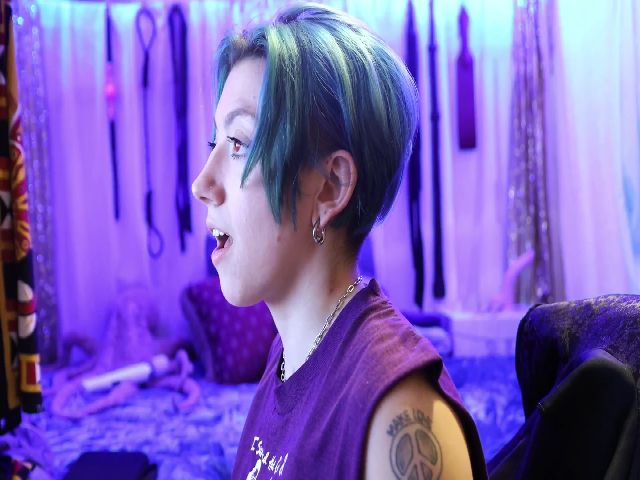 Live sex webcam photo for VictoriaViero #272151959