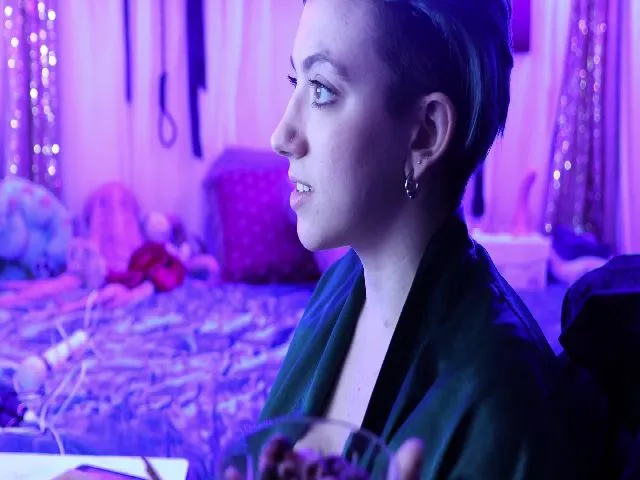 Live sex webcam photo for VictoriaViero #272286478