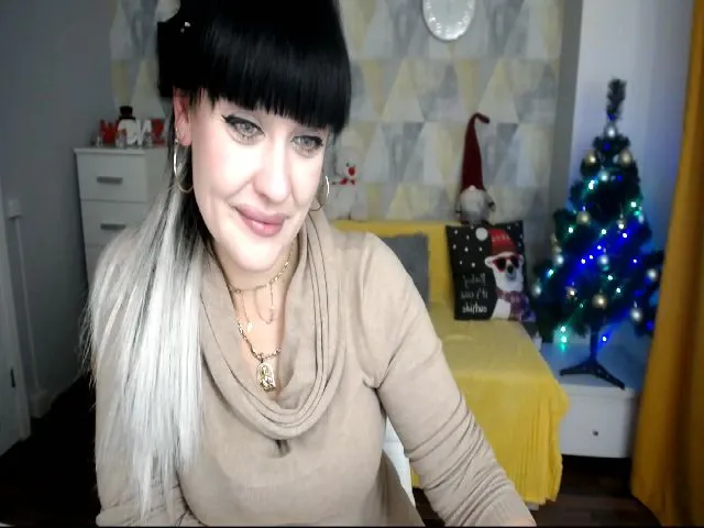 Live sex webcam photo for Vikky_Black #271873862
