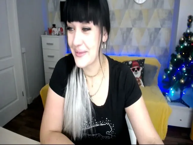 Live sex webcam photo for Vikky_Black #271906128