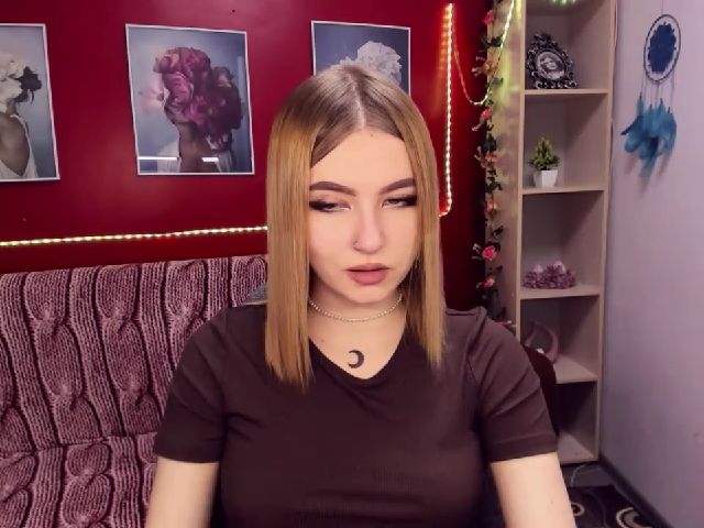 Live sex webcam photo for ViolaRose #271566441