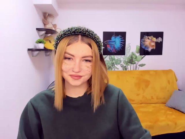 Live sex webcam photo for ViolaRose #271698870