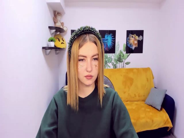 Live sex webcam photo for ViolaRose #271701471