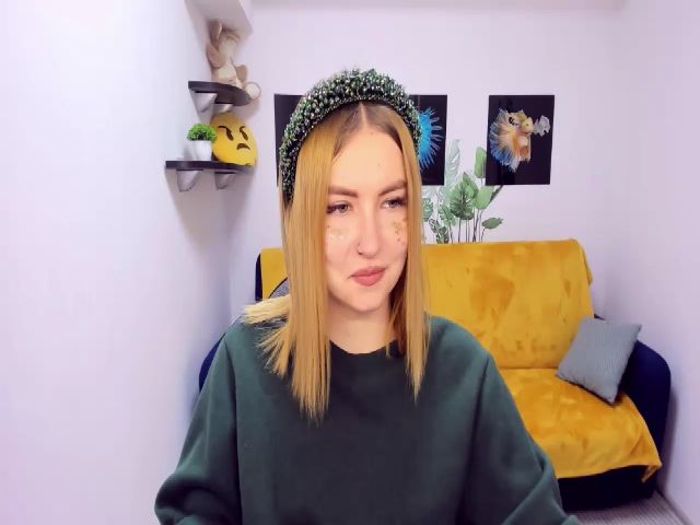 Live sex webcam photo for ViolaRose #271701820