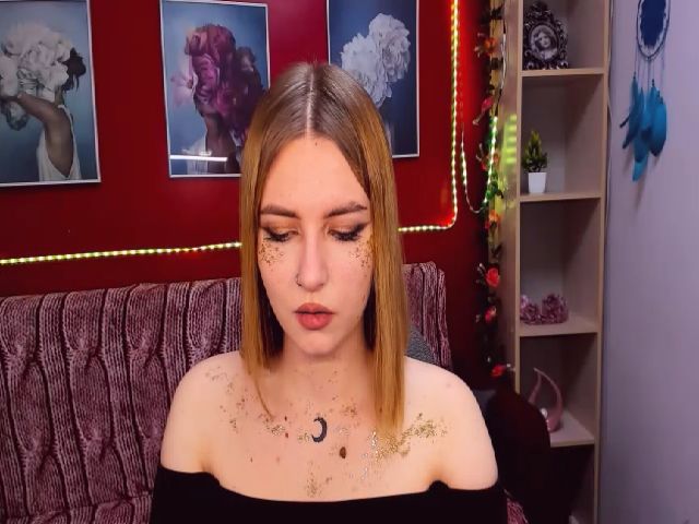 Live sex webcam photo for ViolaRose #271711256