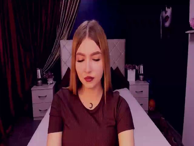 Live sex webcam photo for ViolaRose #271749724