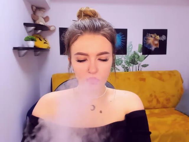 Live sex webcam photo for ViolaRose #271776504