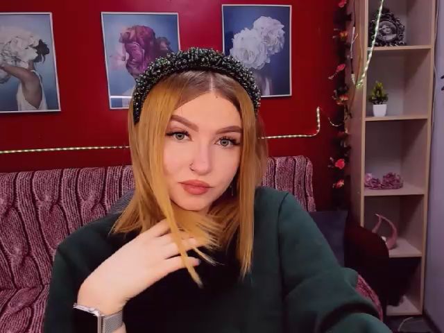 Live sex webcam photo for ViolaRose #271785570