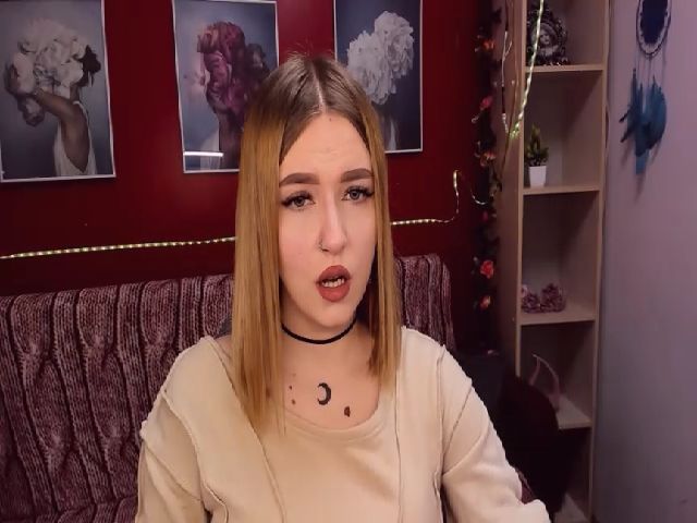 Live sex webcam photo for ViolaRose #271792988