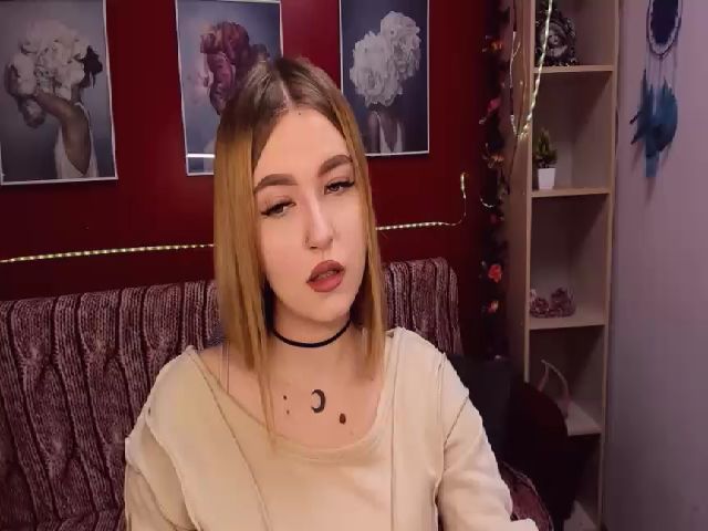 Live sex webcam photo for ViolaRose #271793026