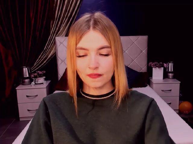 Live sex webcam photo for ViolaRose #271832178