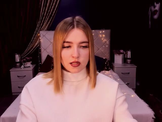 Live sex webcam photo for ViolaRose #271845059