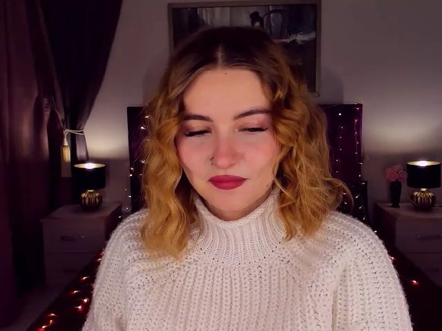 Live sex webcam photo for ViolaRose #271887701