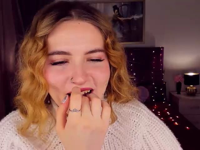 Live sex webcam photo for ViolaRose #271887838