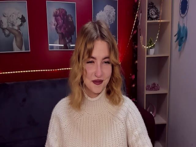 Live sex webcam photo for ViolaRose #271934560