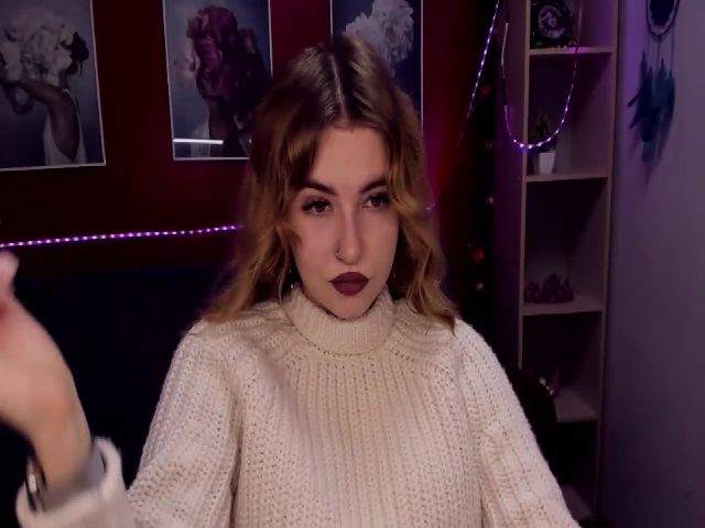 Live sex webcam photo for ViolaRose #271935333