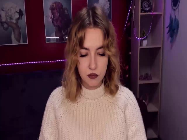 Live sex webcam photo for ViolaRose #271936499