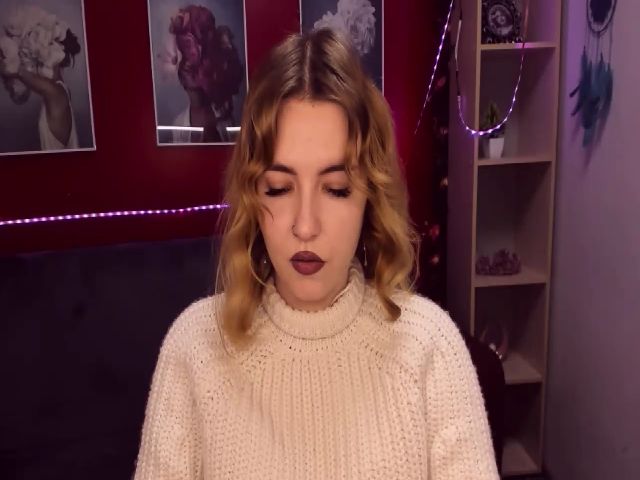 Live sex webcam photo for ViolaRose #271936737