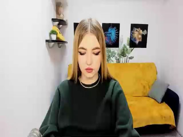 Live sex webcam photo for ViolaRose #271946604