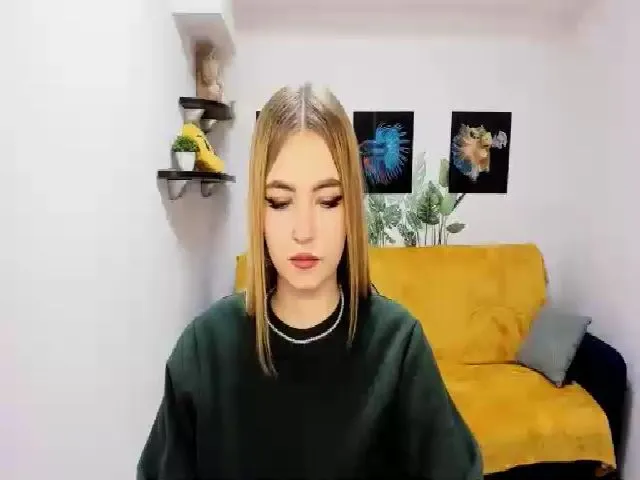 Live sex webcam photo for ViolaRose #271947694