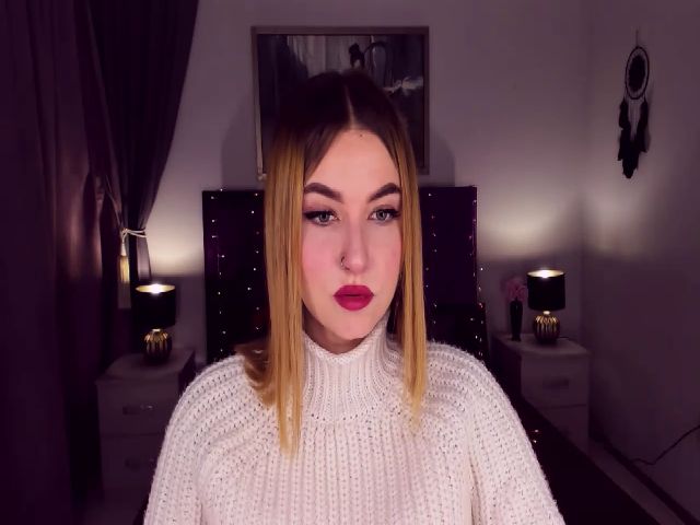 Live sex webcam photo for ViolaRose #271955802