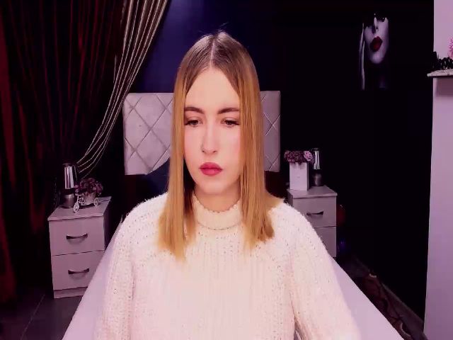 Live sex webcam photo for ViolaRose #271995234