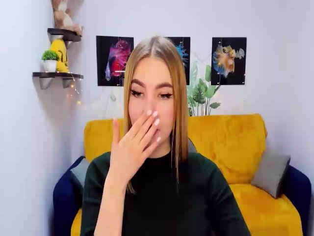 Live sex webcam photo for ViolaRose #272034215