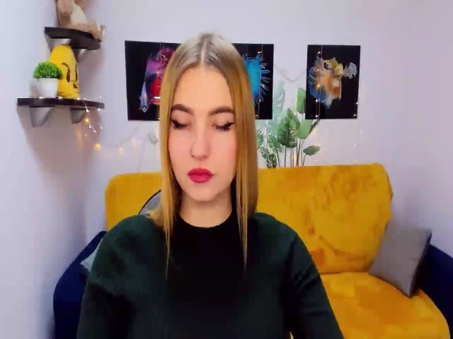 Live sex webcam photo for ViolaRose #272035407