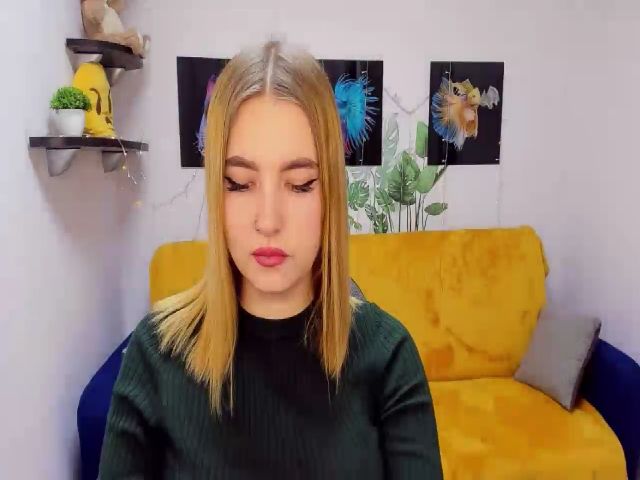 Live sex webcam photo for ViolaRose #272035937