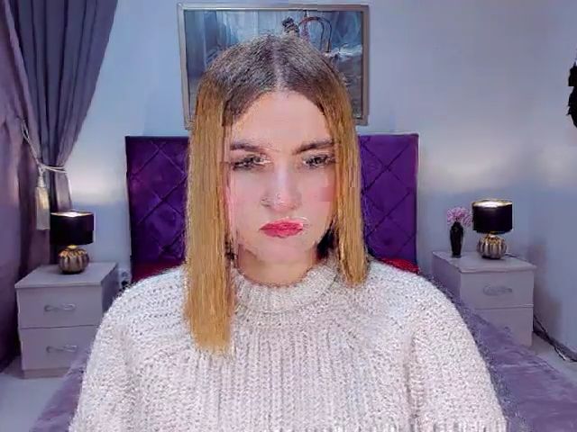 Live sex webcam photo for ViolaRose #272043684