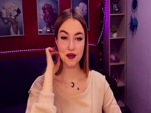 Live sex webcam photo for ViolaRose #272083881