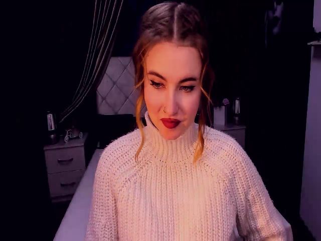 Live sex webcam photo for ViolaRose #272100671