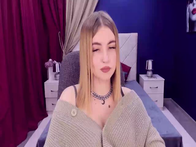 Live sex webcam photo for ViolaRose #272208333