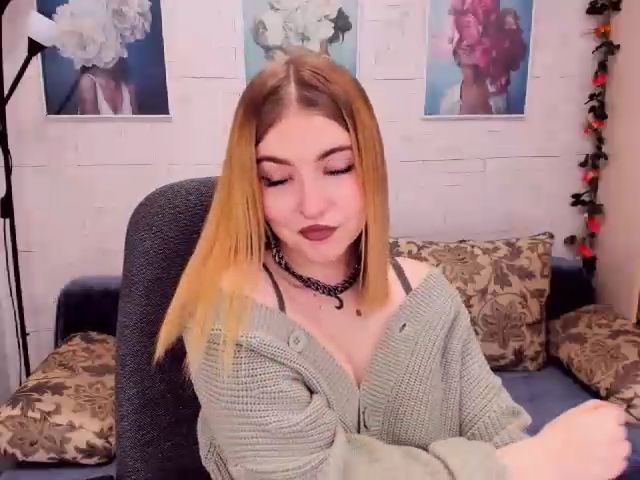 Live sex webcam photo for ViolaRose #272285900