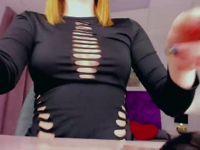 Live sex webcam photo for ViolaRose #272451601