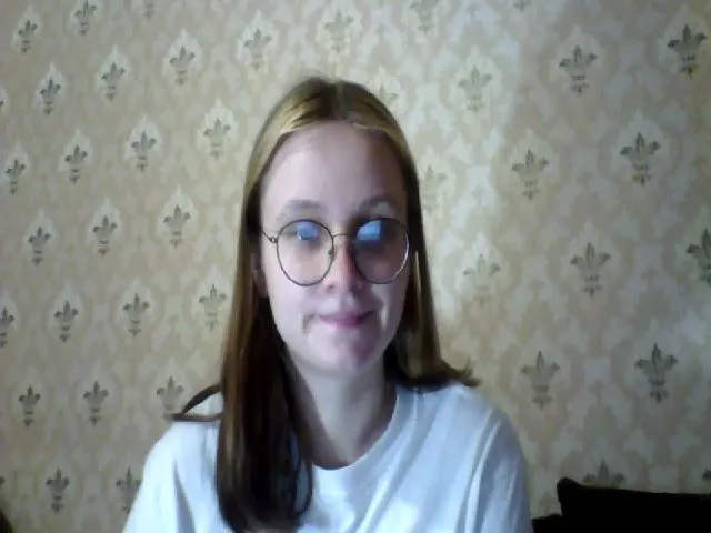 Live sex webcam photo for ViolaWeber #273117412