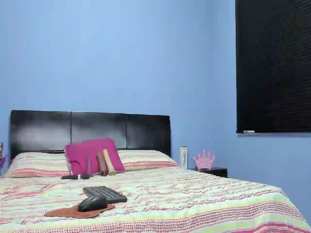 Live sex webcam photo for Violet21_ #273781489