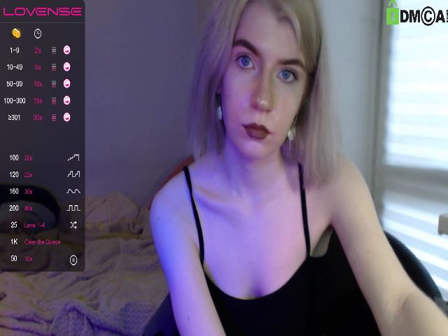 Live sex webcam photo for VioletLaird #273382567