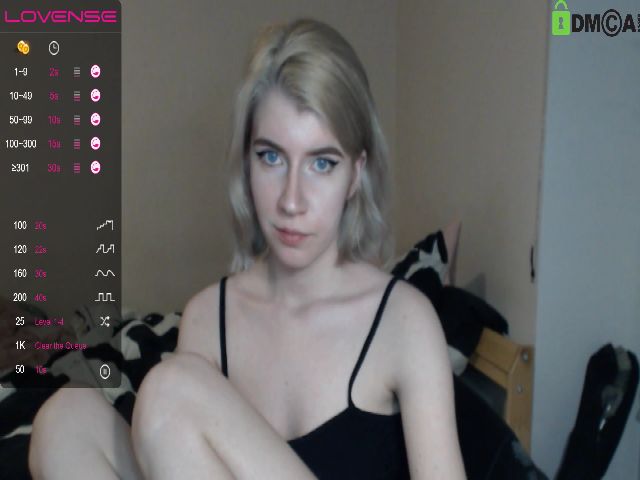 Live sex webcam photo for VioletLaird #273543853