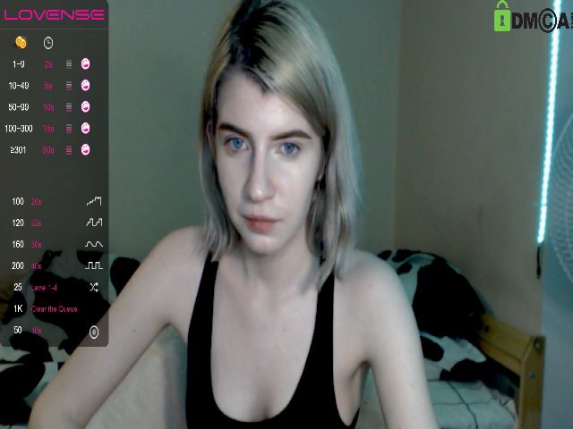 Live sex webcam photo for VioletLaird #273914702