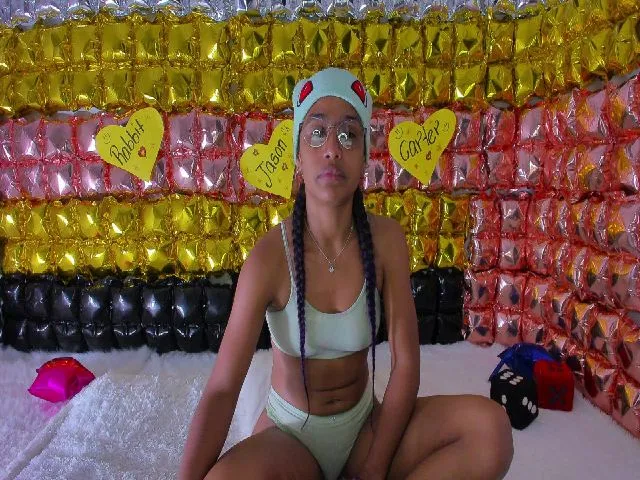 Live sex webcam photo for Violet_Fit #272137876