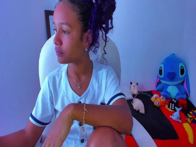 Live sex webcam photo for Violet_Fit #273886944