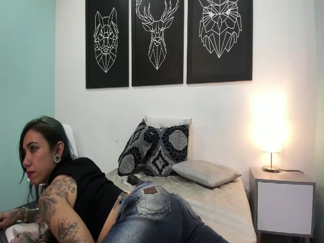 Live sex webcam photo for VioletaRoux #271812482