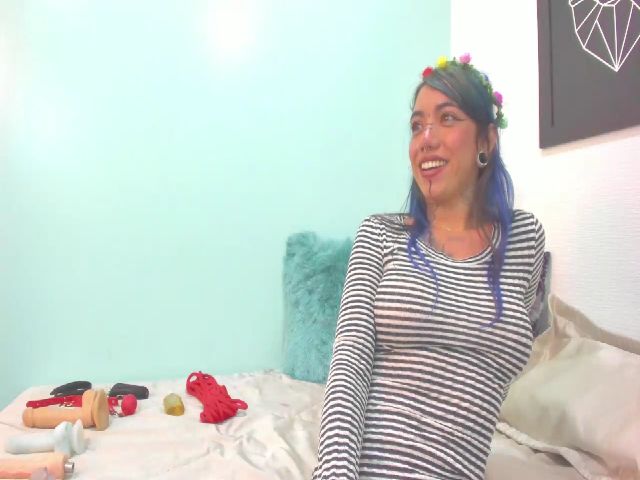 Live sex webcam photo for VioletaRoux #271929406