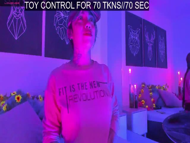 Live sex webcam photo for VioletaRoux #272651457