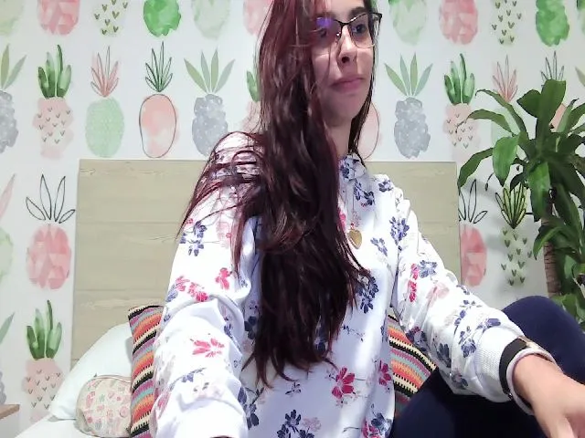 Live sex webcam photo for Violeta_25x_ #271809421