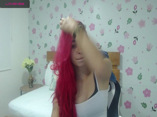 Live sex webcam photo for Violeta_25x_ #272678090