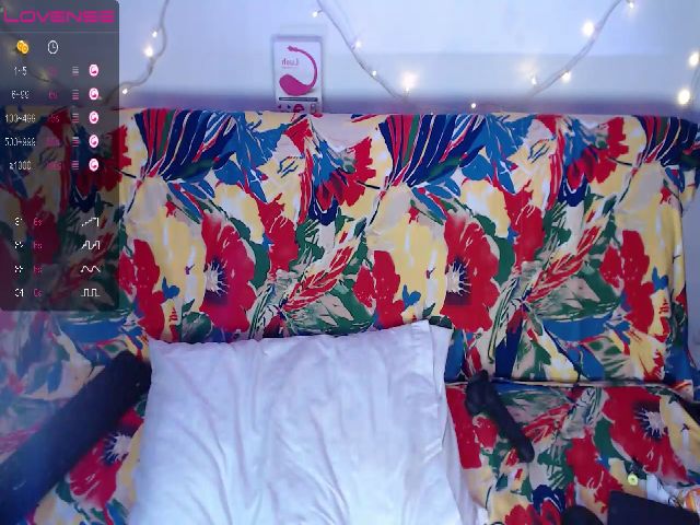 Live sex webcam photo for Violetajames #272545184