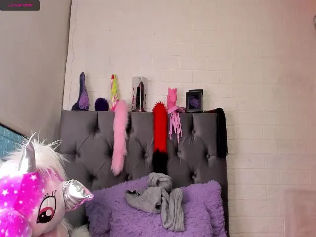 Live sex webcam photo for Violetatoo #273480041