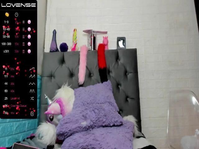 Live sex webcam photo for Violetatoo #273542961